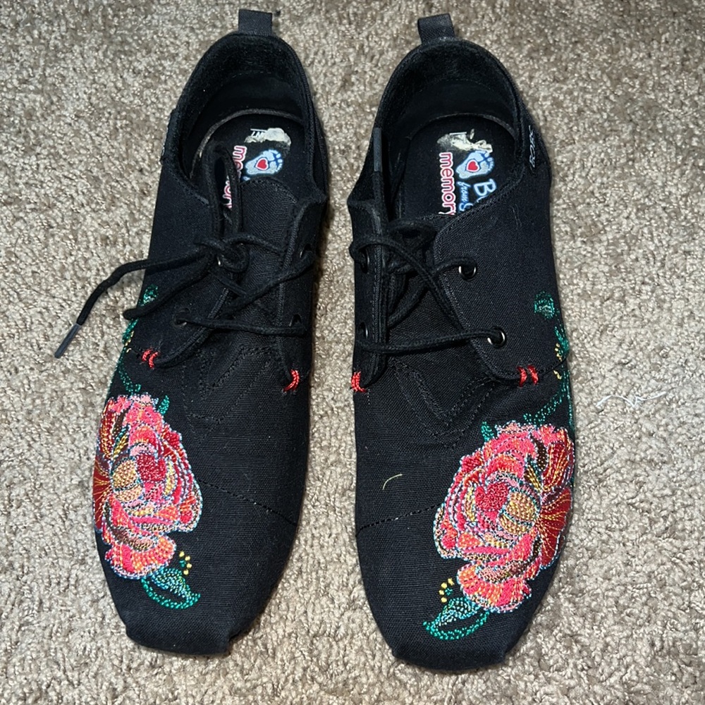BOBS by sketchers embroidery sneaker/
